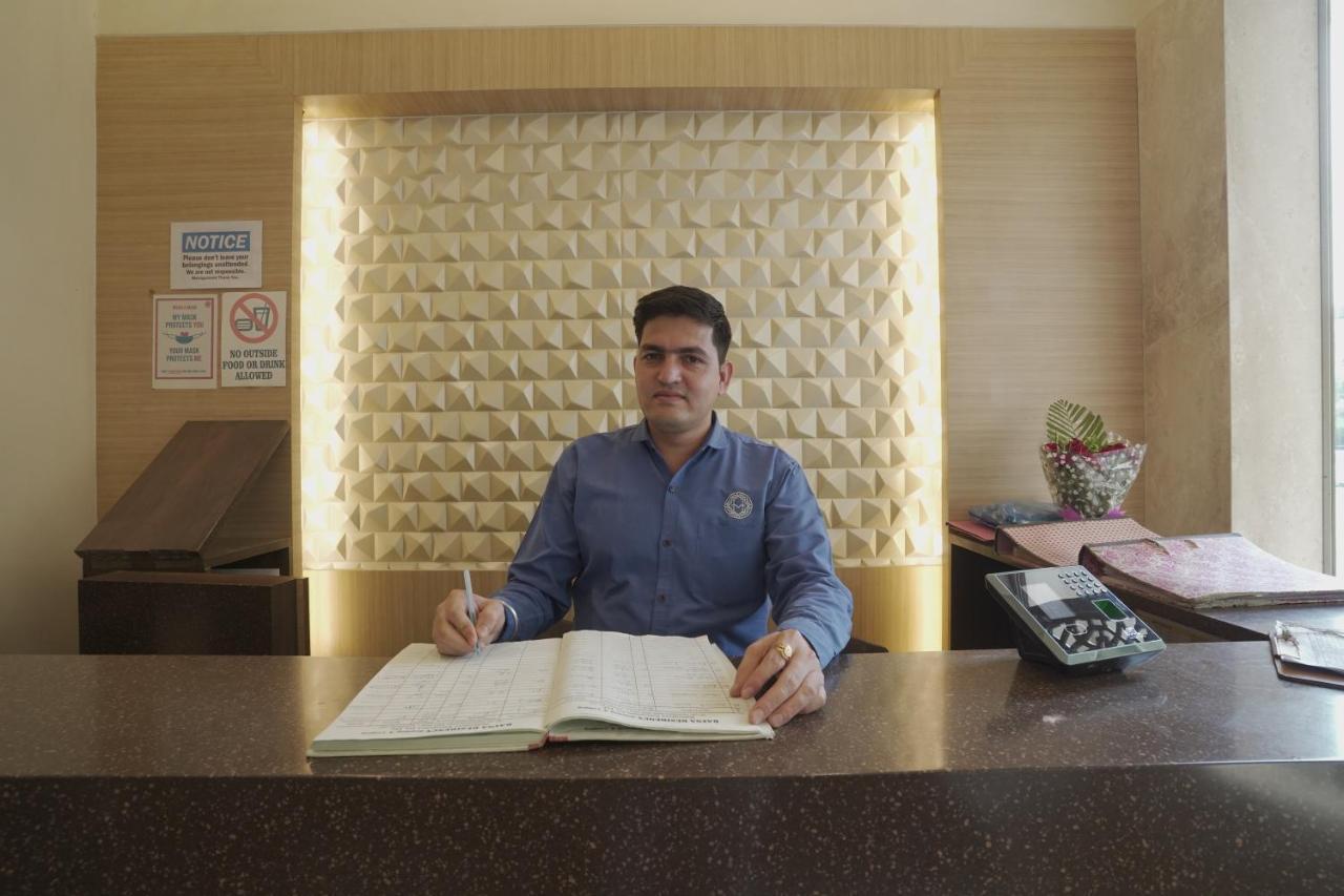 Hotel Mathoshree Thána Kültér fotó