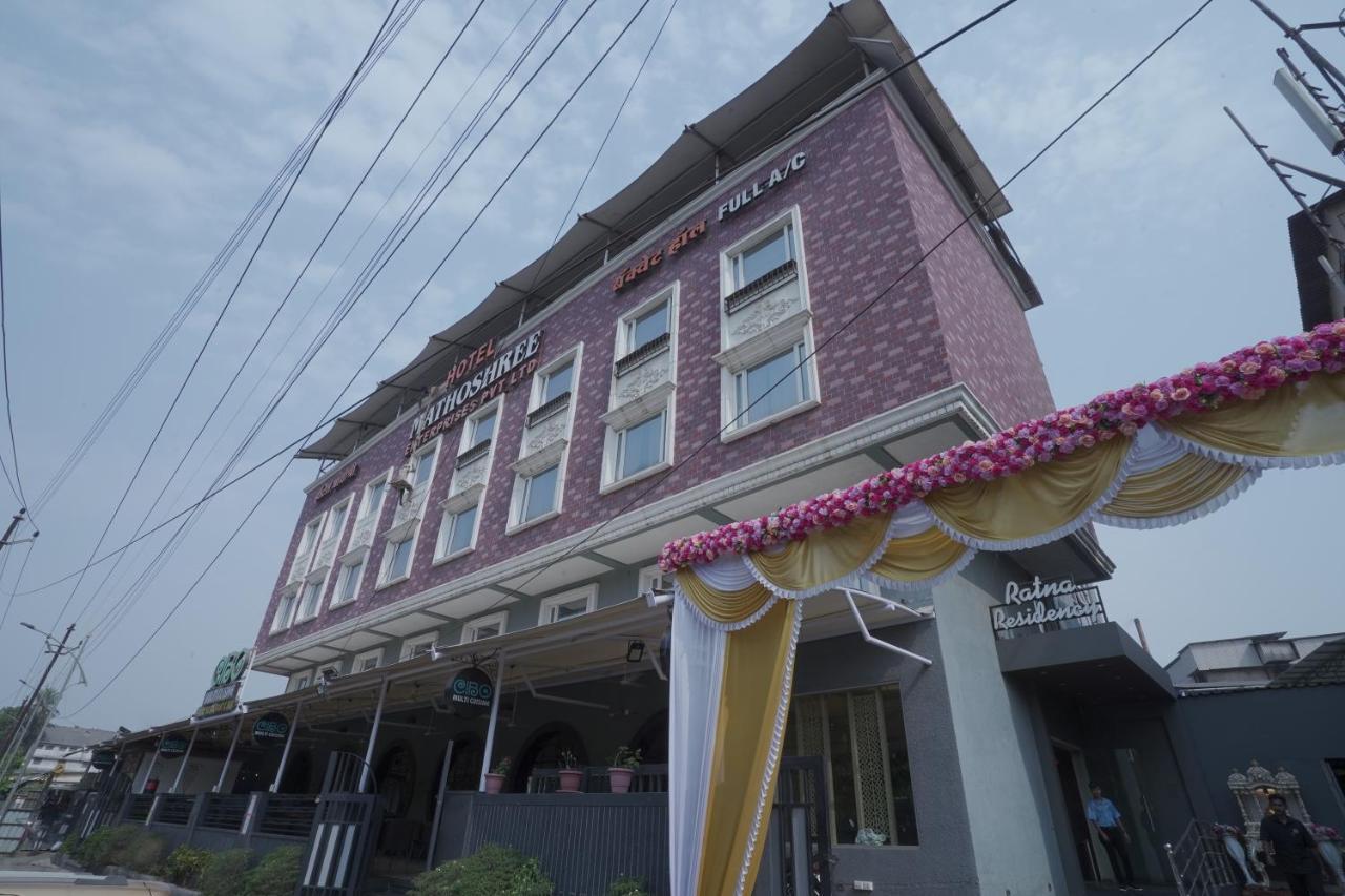 Hotel Mathoshree Thána Kültér fotó