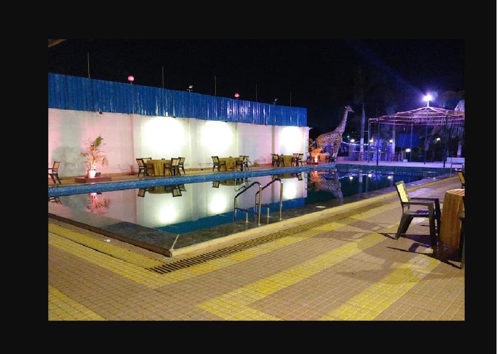 Hotel Mathoshree Thána Kültér fotó
